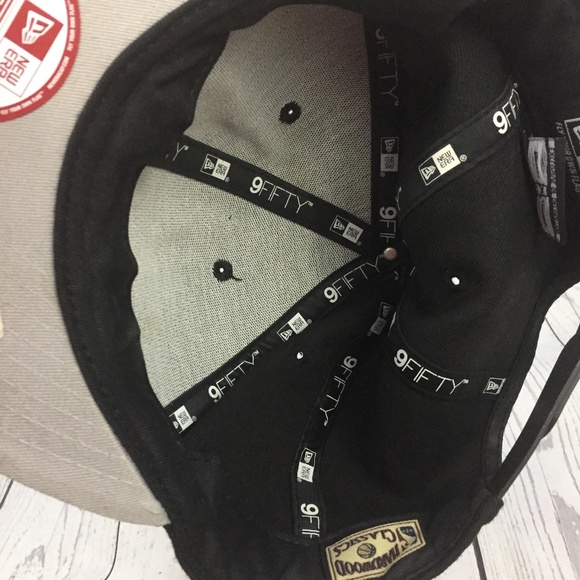 SOLD! NEW ERA Chicago Bulls Snapback Hat - Picture 6 of 8